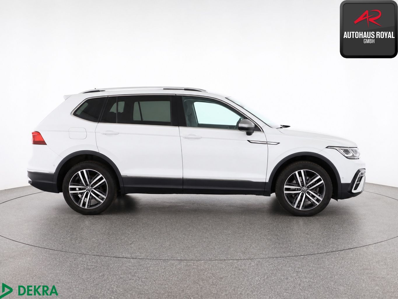 Volkswagen TIGUAN ALLSPACE 2022 г. Белый, пробег 49876 км