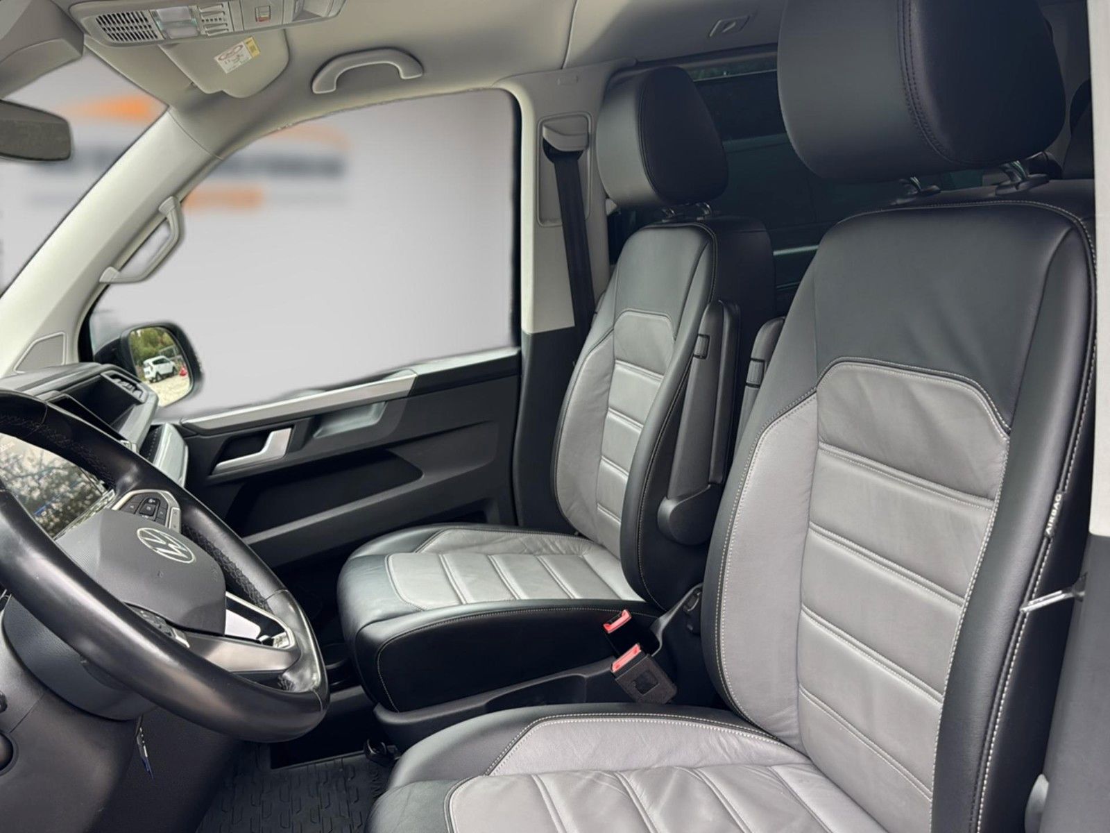 Volkswagen T6 MULTIVAN 2022 г. Серый, пробег 29900 км