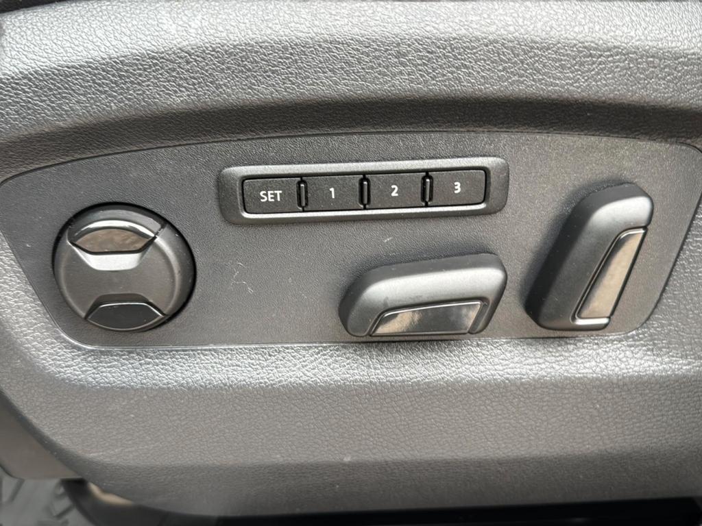 Volkswagen T6 MULTIVAN 2022 г. Серый, пробег 29900 км