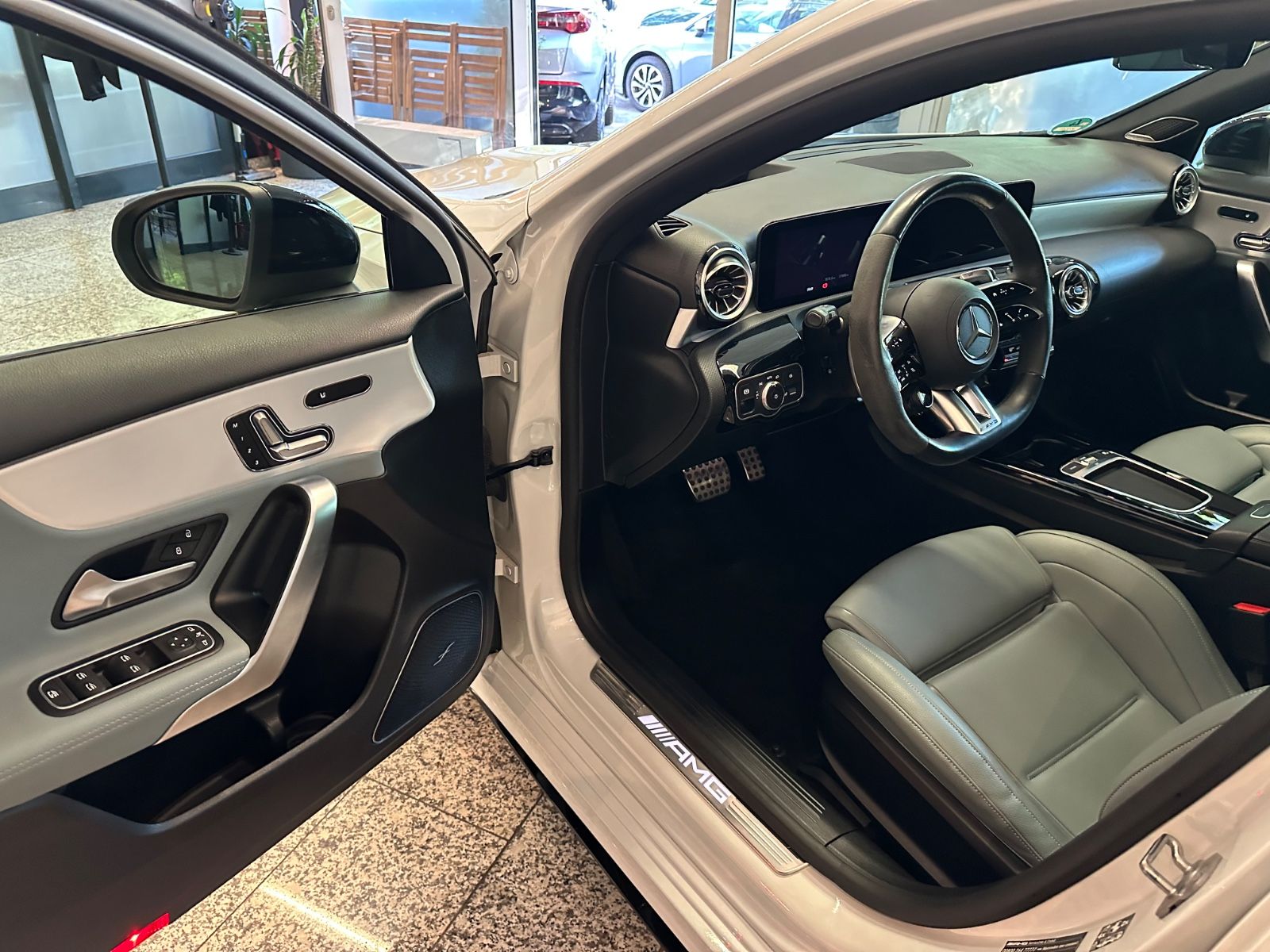 Mercedes-Benz A 45 AMG 2023 г. Серебристый, пробег 57663 км