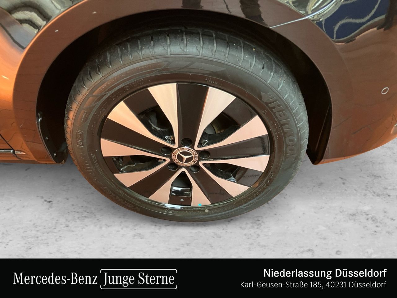 Mercedes-Benz V 220 2023 г. Чёрный, пробег 54355 км