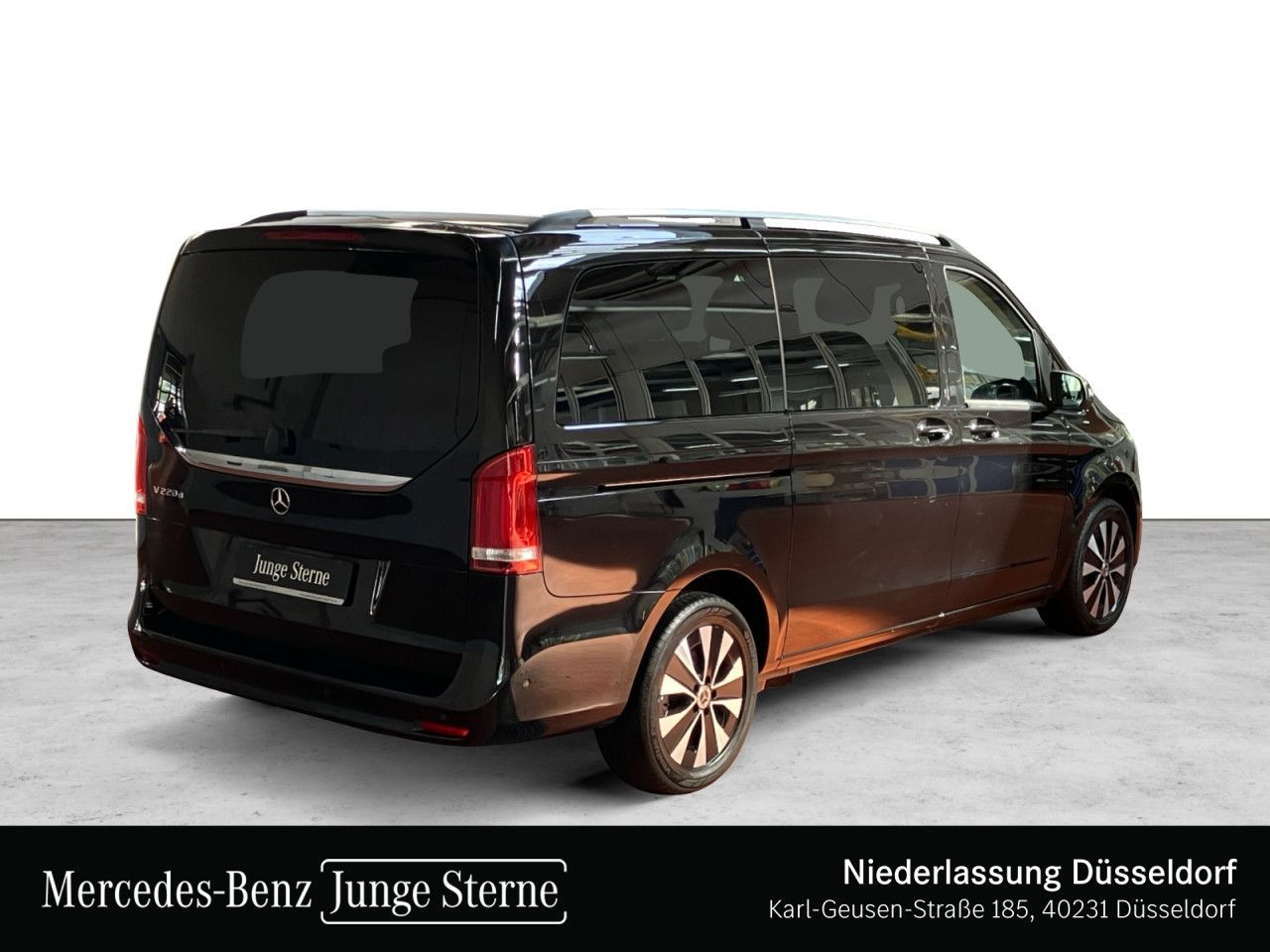 Mercedes-Benz V 220 2023 г. Чёрный, пробег 54355 км