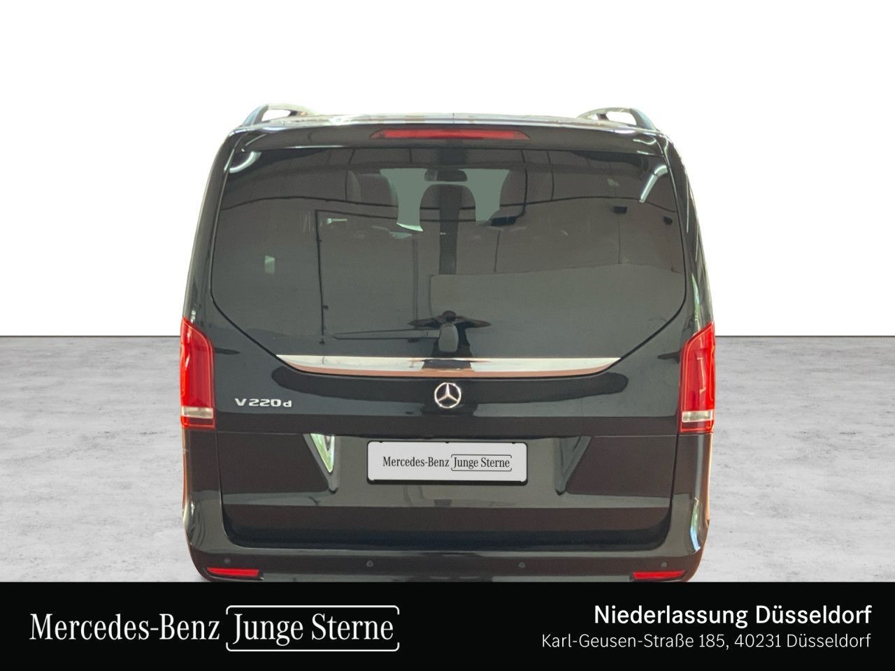 Mercedes-Benz V 220 2023 г. Чёрный, пробег 54355 км