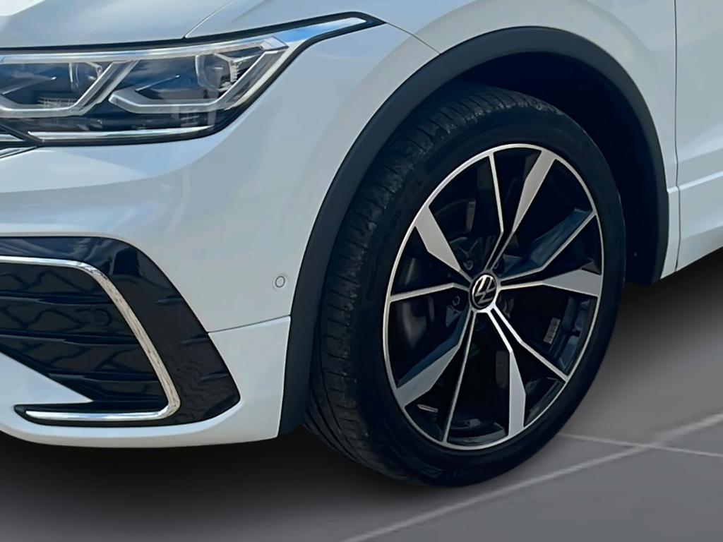 Volkswagen TIGUAN ALLSPACE 2023 г. Белый, пробег 52300 км