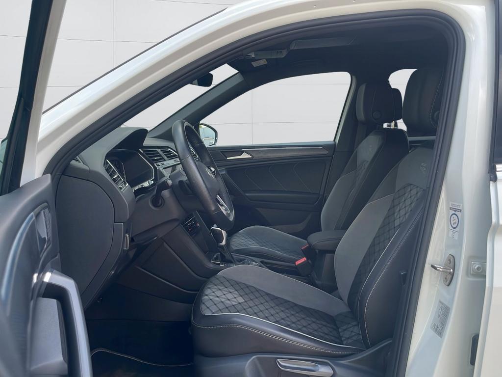 Volkswagen TIGUAN ALLSPACE 2023 г. Белый, пробег 52300 км