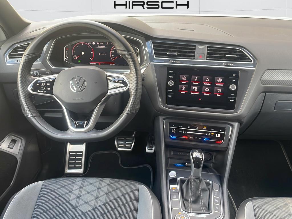 Volkswagen TIGUAN ALLSPACE 2023 г. Белый, пробег 52300 км