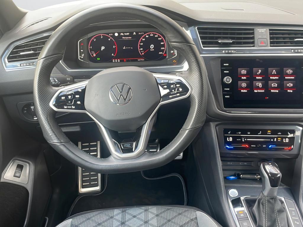 Volkswagen TIGUAN ALLSPACE 2023 г. Белый, пробег 52300 км