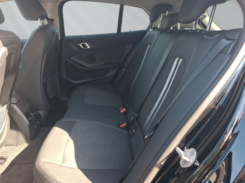 BMW 118 2023 г. Чёрный, пробег 43886 км