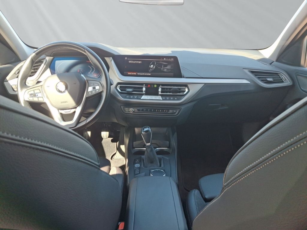 BMW 118 2023 г. Чёрный, пробег 43886 км