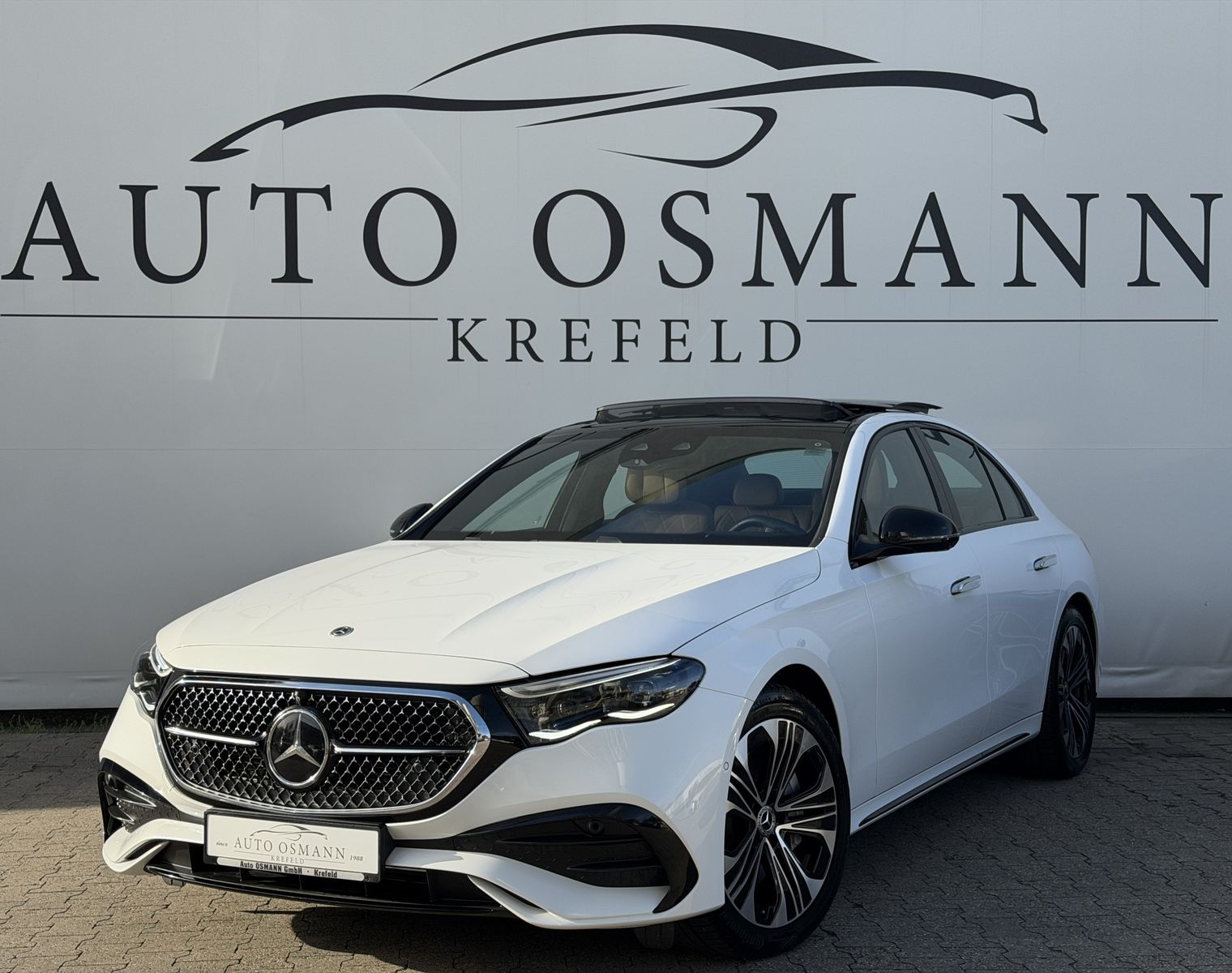 Mercedes-Benz E 450 2024 г. Белый, пробег 4000 км
