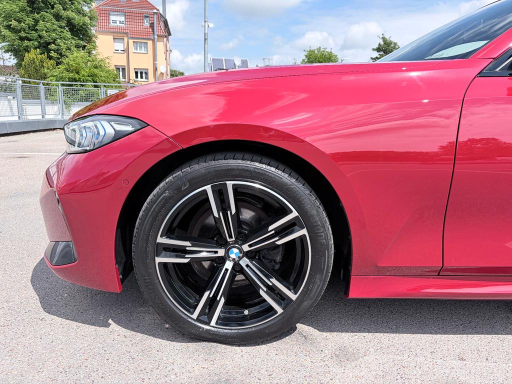 BMW 320 2024 г. Красный, пробег 60000 км