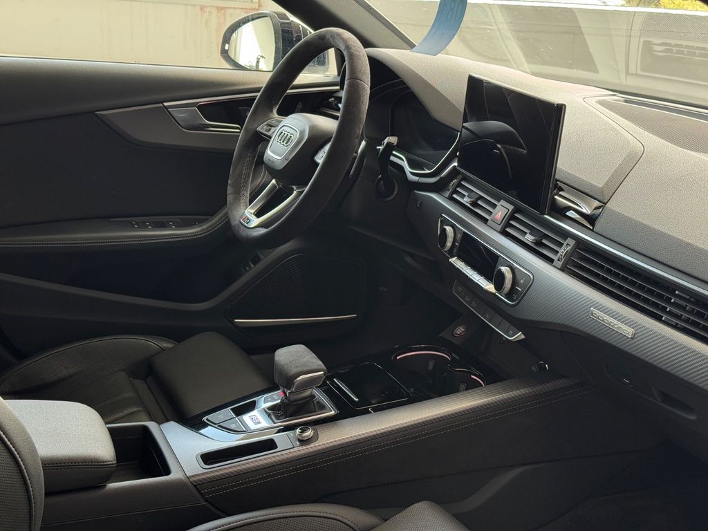 Audi RS4 2022 г. Серый, пробег 24541 км