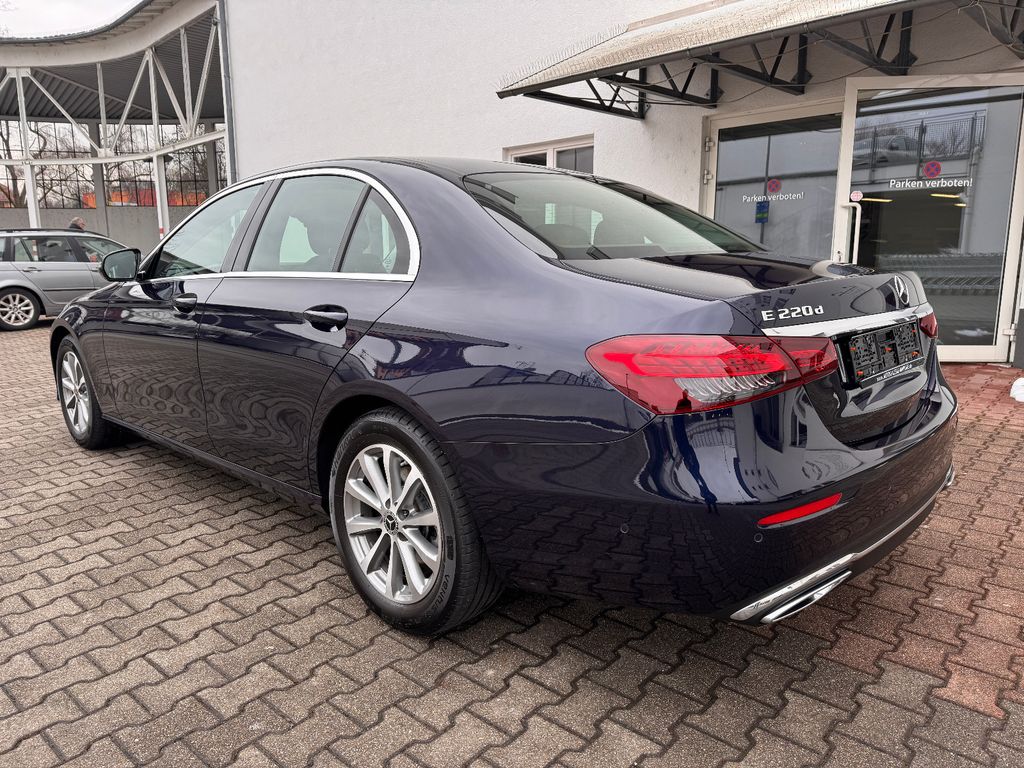 Mercedes-Benz E 220 2021 г. Синий, пробег 60000 км