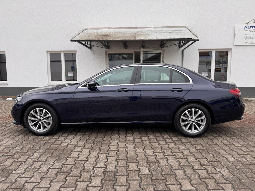 Mercedes-Benz E 220 2021 г. Синий, пробег 60000 км
