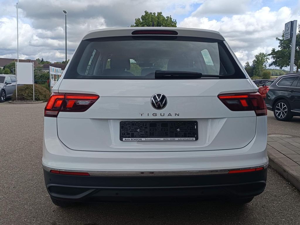 Volkswagen Tiguan 2022 г. Белый, пробег 35623 км