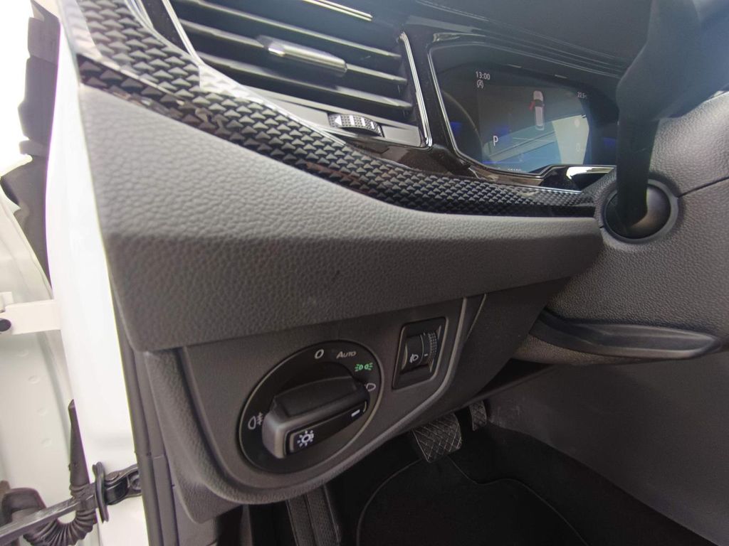 Volkswagen Polo 2023 г. Белый, пробег 29152 км