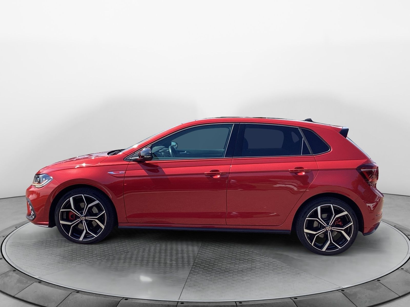 Volkswagen Polo 2023 г. Красный, пробег 50350 км