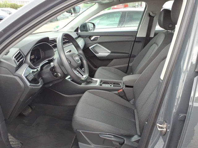 Audi Q3 2023 г. Серый, пробег 30481 км