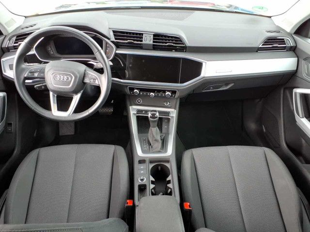 Audi Q3 2023 г. Серый, пробег 30481 км
