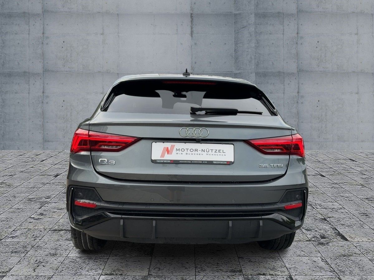 Audi Q3 2023 г. Серый, пробег 53304 км