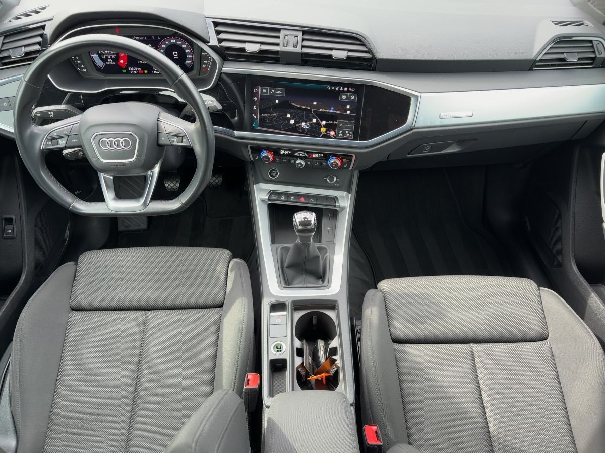 Audi Q3 2023 г. Серый, пробег 53304 км