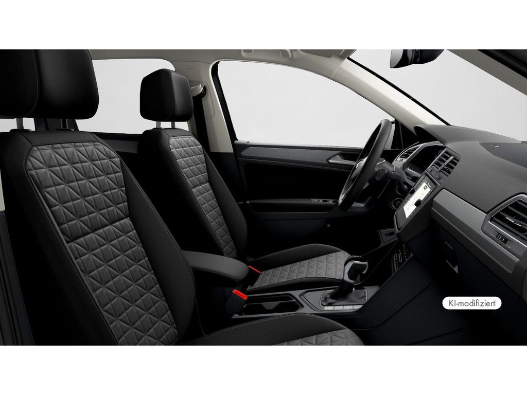 Volkswagen Tiguan 2022 г. Серый, пробег 28750 км