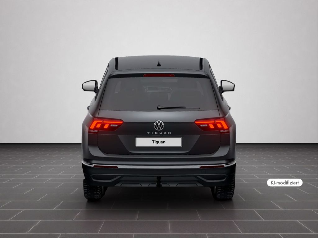 Volkswagen Tiguan 2022 г. Серый, пробег 28750 км
