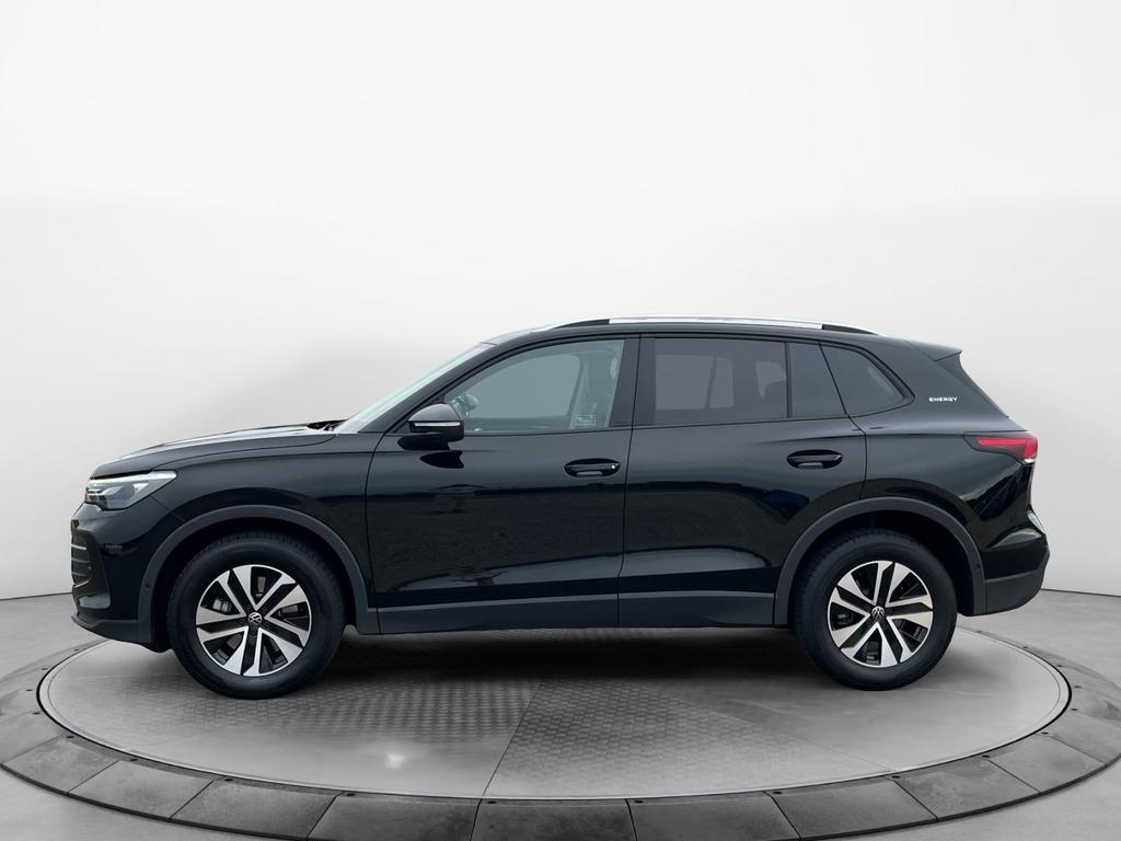 Volkswagen Tiguan 2026 г. Чёрный, пробег 19300 км
