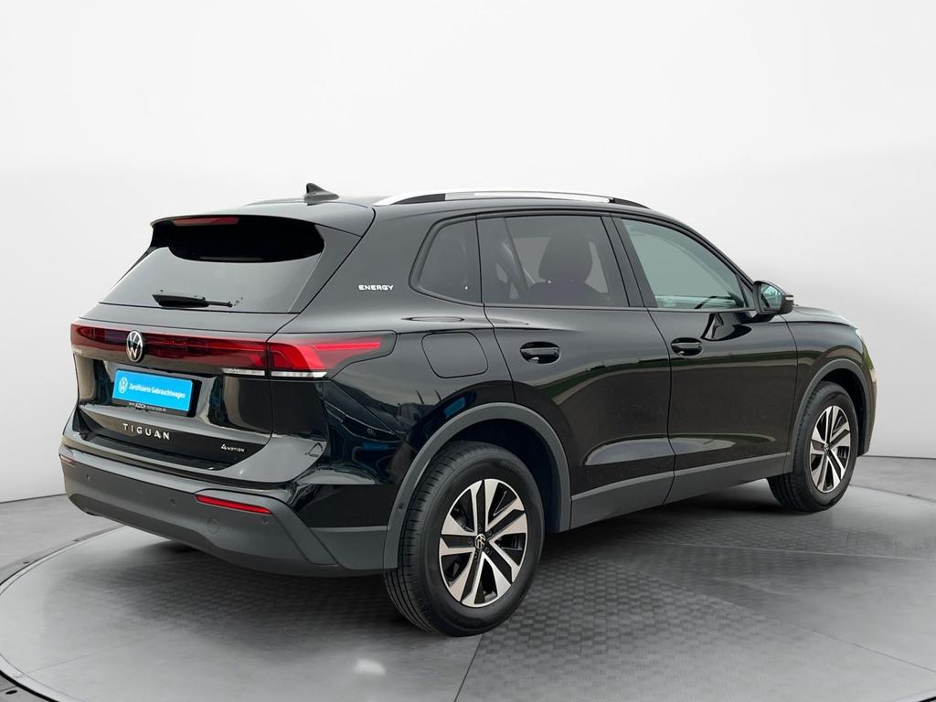 Volkswagen Tiguan 2026 г. Чёрный, пробег 19300 км