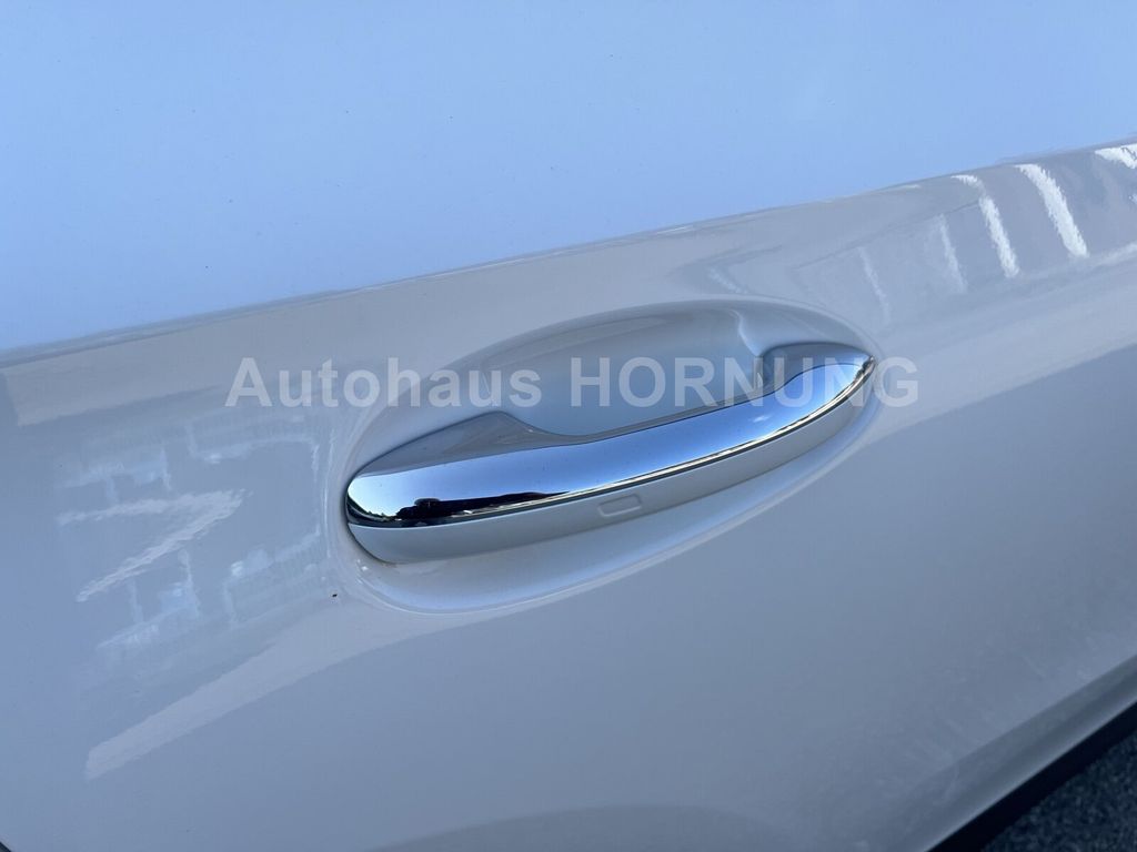 Mercedes-Benz GLC 220 2024 г. Белый, пробег 52856 км