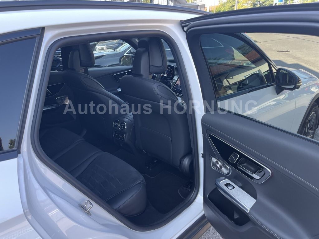 Mercedes-Benz GLC 220 2024 г. Белый, пробег 52856 км