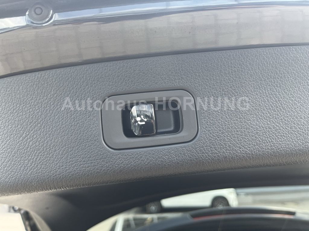 Mercedes-Benz GLC 220 2024 г. Серый, пробег 54829 км