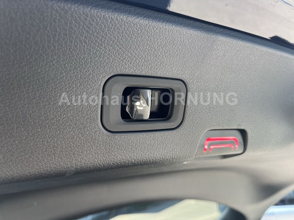 Mercedes-Benz GLC 220 2024 г. Чёрный, пробег 51966 км