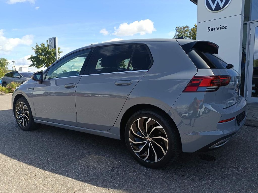 Volkswagen Golf 2024 г. Серый, пробег 20994 км