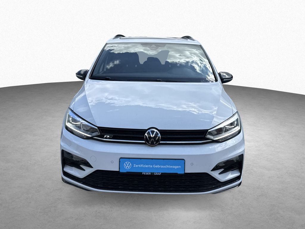 Volkswagen Touran 2024 г. Белый, пробег 30500 км