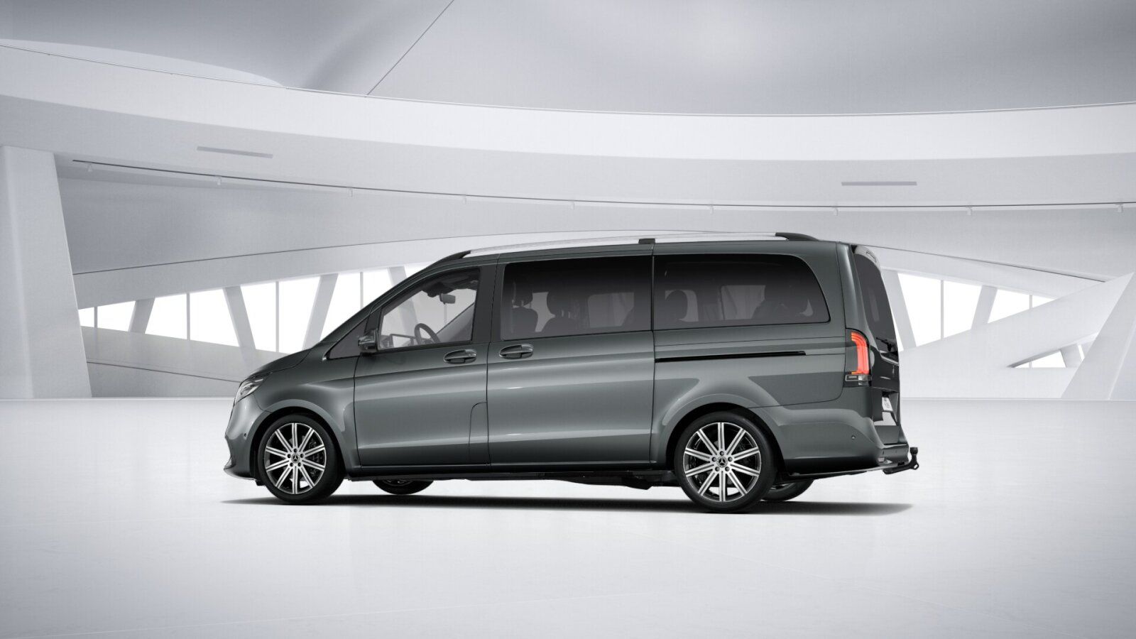 Mercedes-Benz V 300 2025 г. Серый, пробег 18074 км
