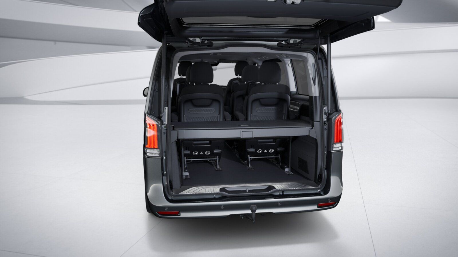 Mercedes-Benz V 300 2025 г. Серый, пробег 18074 км