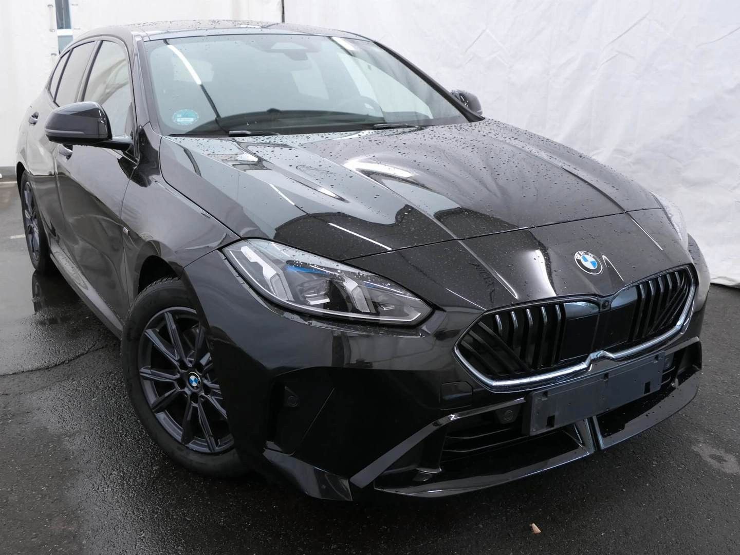 BMW 120 2025 г. Чёрный, пробег 45000 км