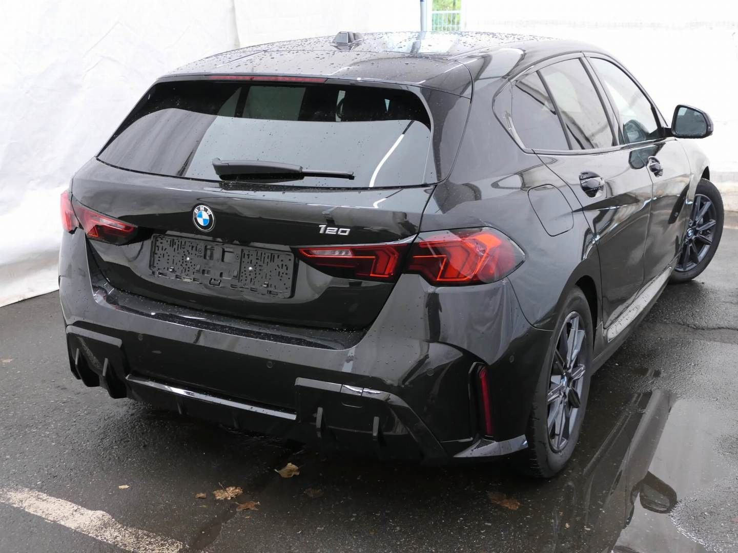 BMW 120 2025 г. Чёрный, пробег 45000 км