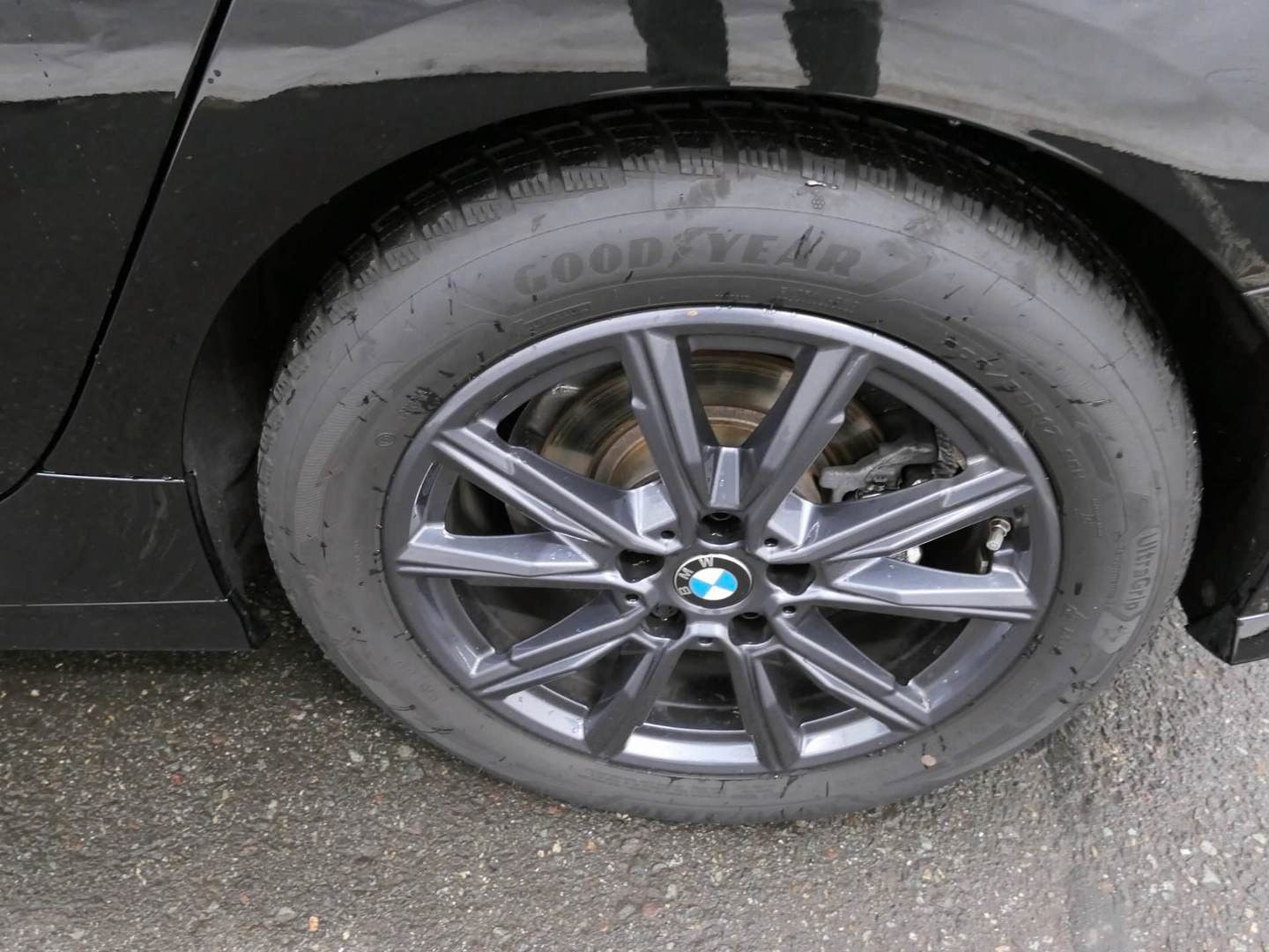 BMW 120 2025 г. Чёрный, пробег 45000 км