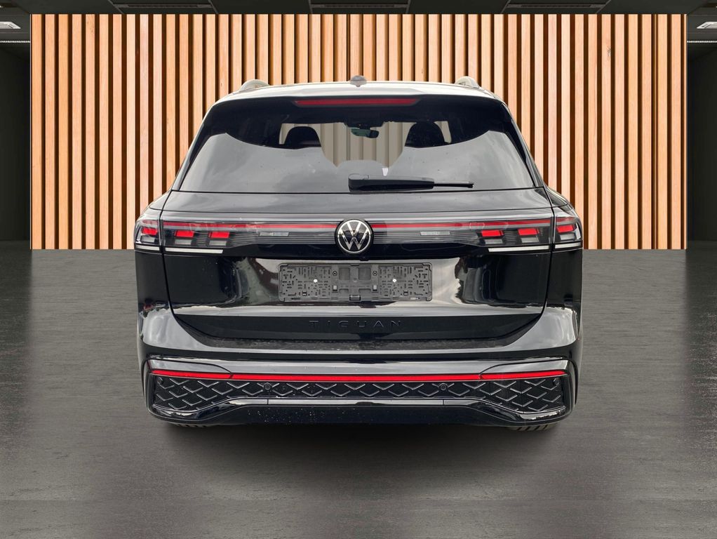 Volkswagen Tiguan 2025 г. Чёрный, пробег 39061 км