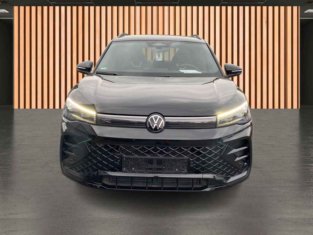Volkswagen Tiguan 2025 г. Чёрный, пробег 39061 км