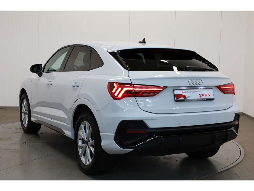 Audi Q3 2022 г. Белый, пробег 30840 км