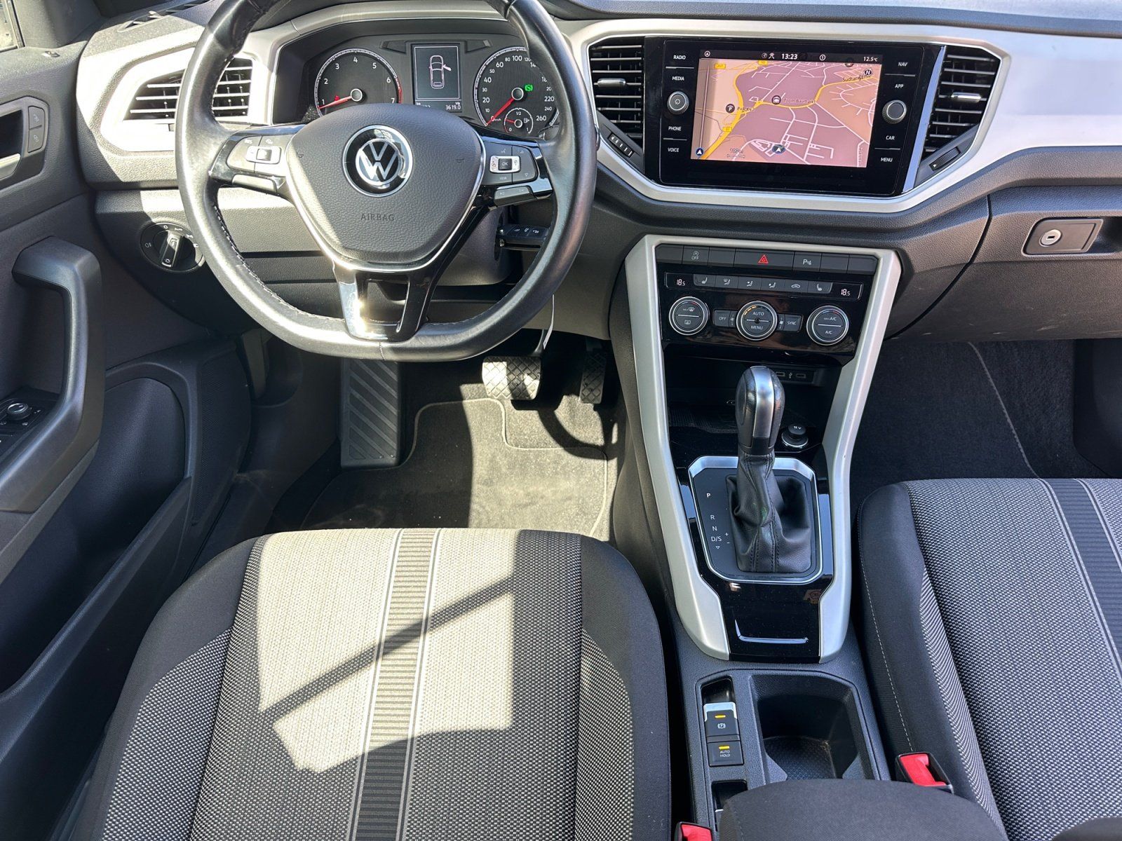 Volkswagen T-Roc 2021 г. Серебристый, пробег 44137 км