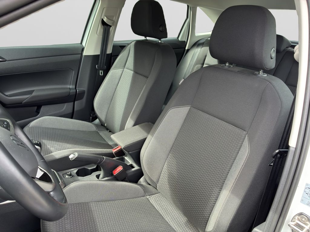 Volkswagen Taigo 2022 г. Белый, пробег 43380 км