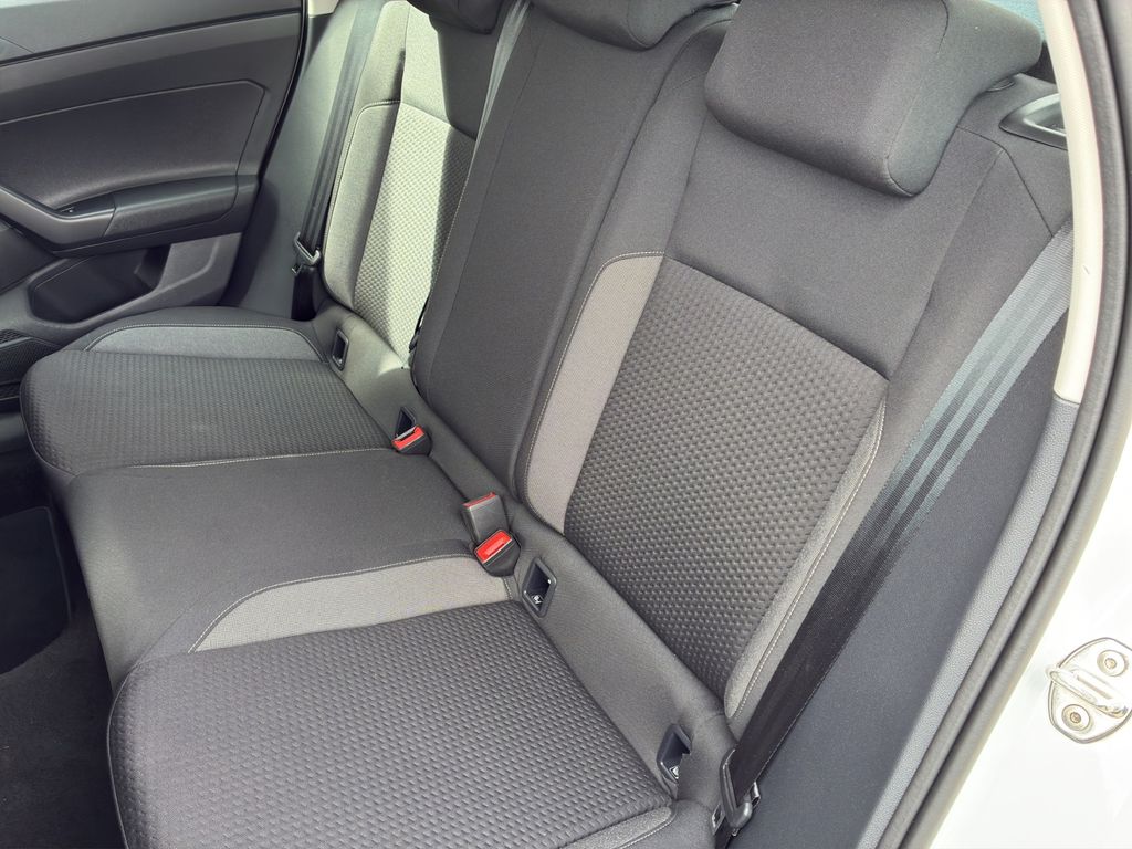 Volkswagen Taigo 2022 г. Белый, пробег 43380 км