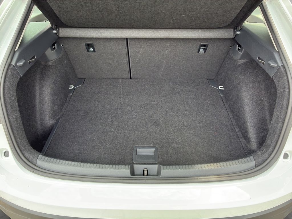 Volkswagen Taigo 2022 г. Белый, пробег 43380 км