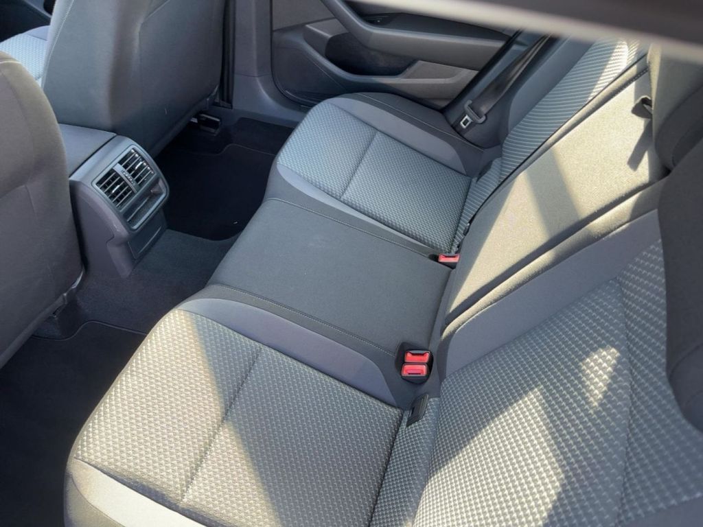 Volkswagen Passat 2023 г. Серый, пробег 29920 км