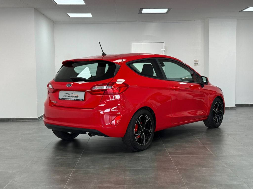 Ford Fiesta 2021 г. Красный, пробег 50000 км