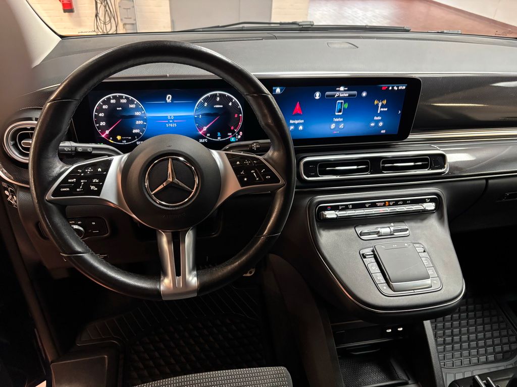 Mercedes-Benz V 300 2024 г. Синий, пробег 57800 км